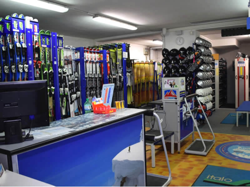 Skiverhuur winkel Italo Sport in Via Dolomiti, 7, Toblach