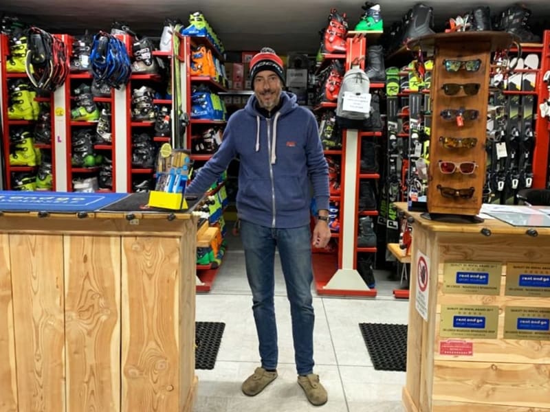 Skiverhuur winkel Ski Lodge - Noleggio e Riparazione in Via Nazionale, 16a, Claviere