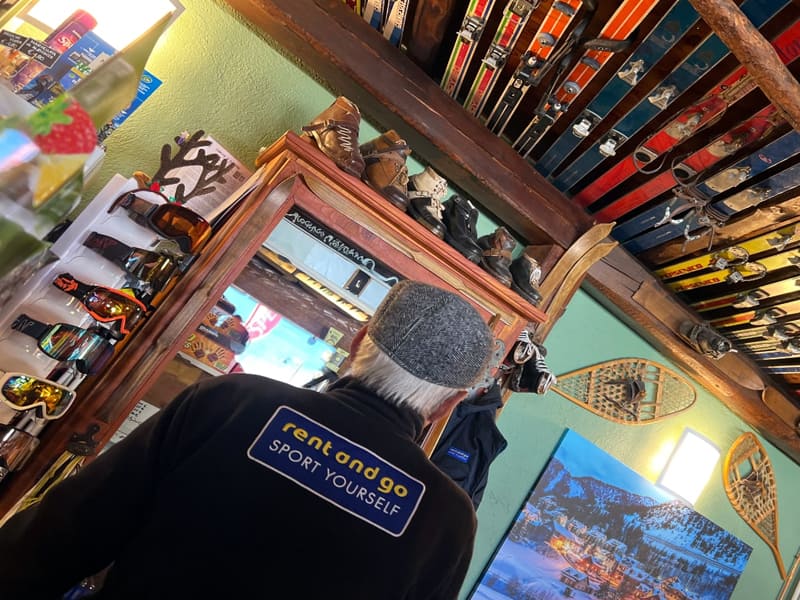 Skiverhuur winkel Ski Lodge - Noleggio e Riparazione in Via Nazionale, 16a, Claviere
