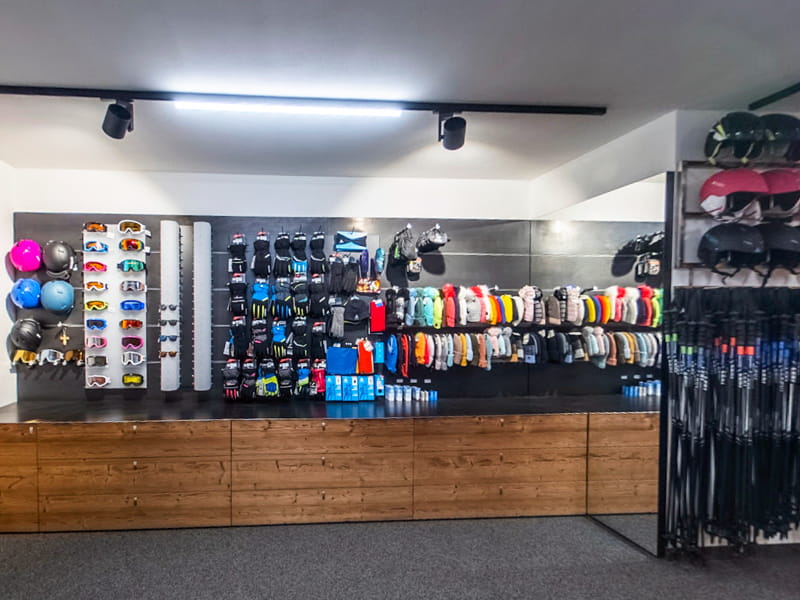 Skiverhuur winkel Sportservice Erwin Stricker in Via Petschied 2, Lüsen