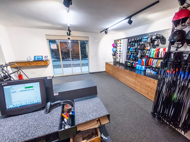 Skiverhuur winkel Sportservice Erwin Stricker in Via Petschied 2, Lüsen