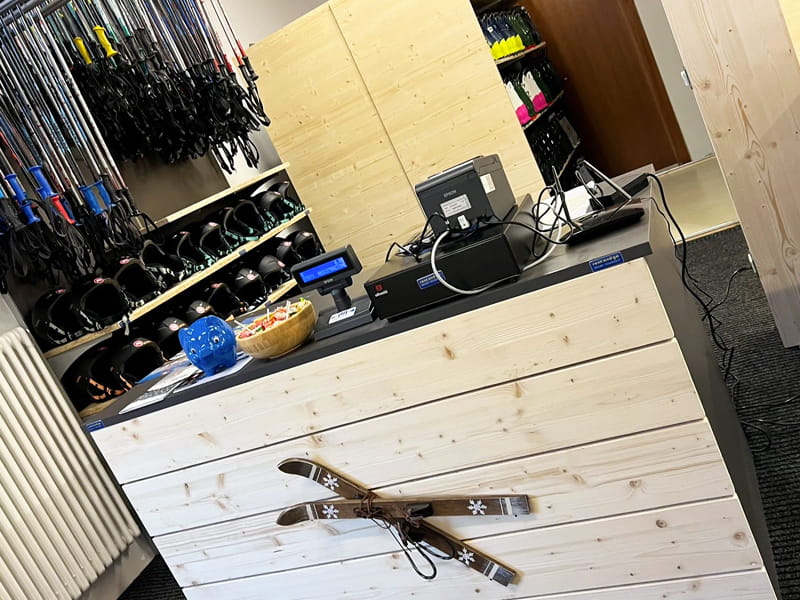 Skiverhuur winkel Ski Service Dolomiti in Via Riziò, 32, Auronzo di Cadore